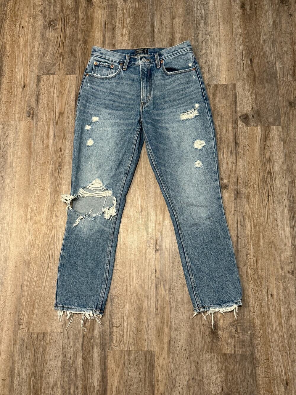 Abercrombie & Fitch Women's Mom Jean Size 27